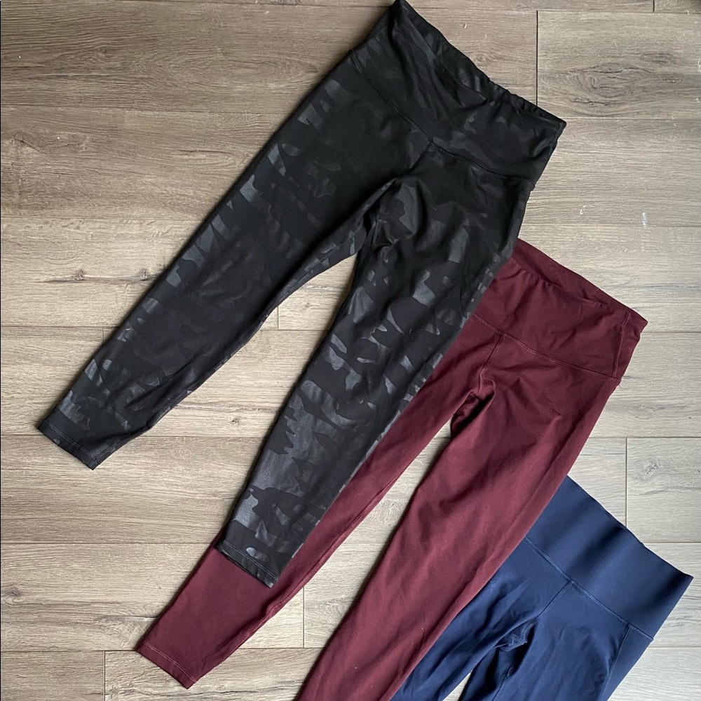 3 pairs Old Navy Leggings. Full Length. Size Medium petite.